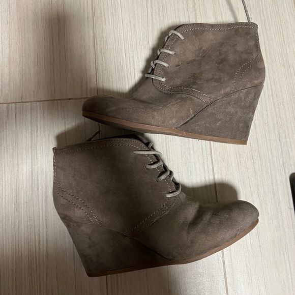 Wedge booties - Picture 2 of 5